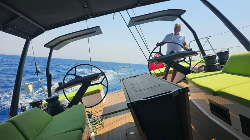 Storm Of London Yacht Photos Pics ICE70