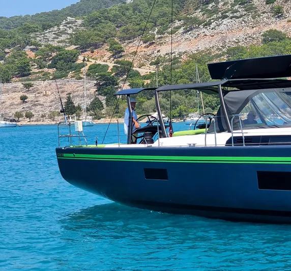 Storm Of London Yacht Photos Pics ICE70