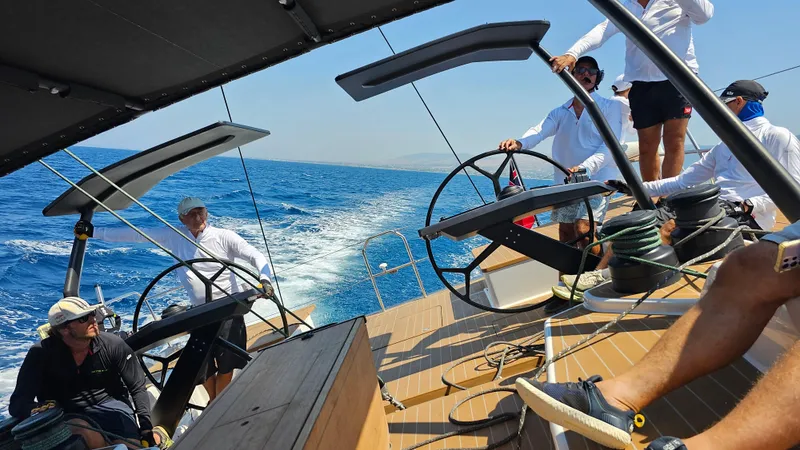 Storm Of London Yacht Photos Pics ICE70