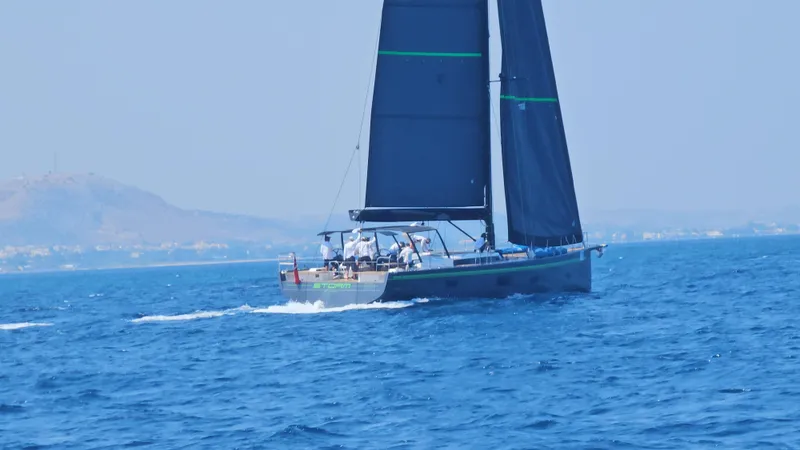 Storm Of London Yacht Photos Pics ICE70