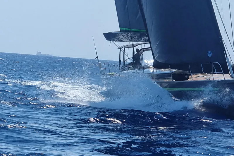 Storm Of London Yacht Photos Pics ICE70