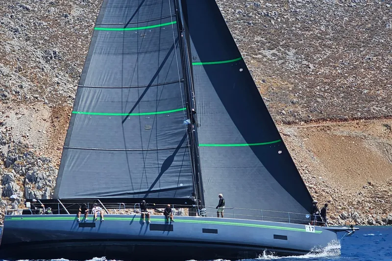 Storm Of London Yacht Photos Pics ICE70