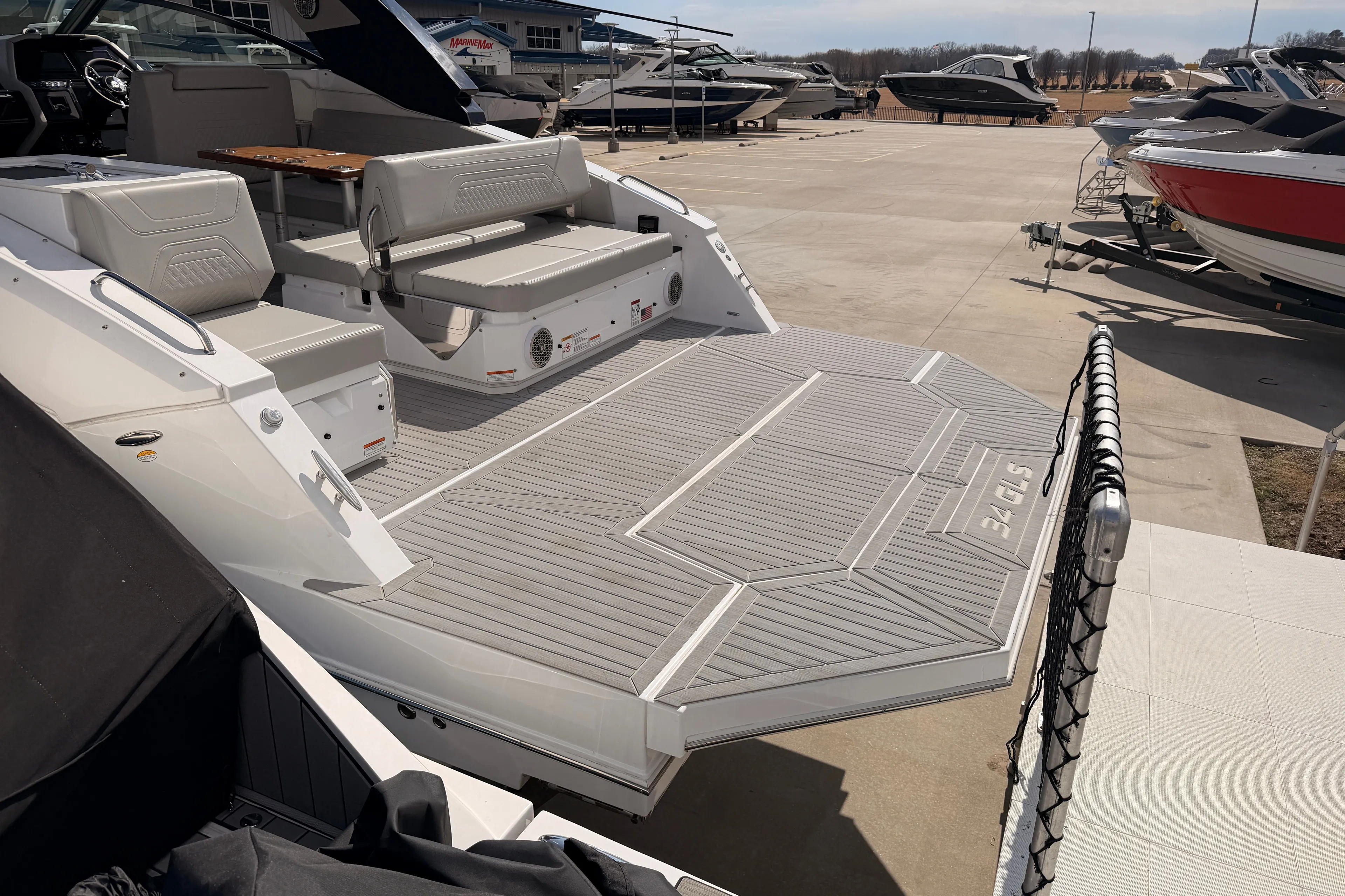 Cruisers Yachts 34 GLS