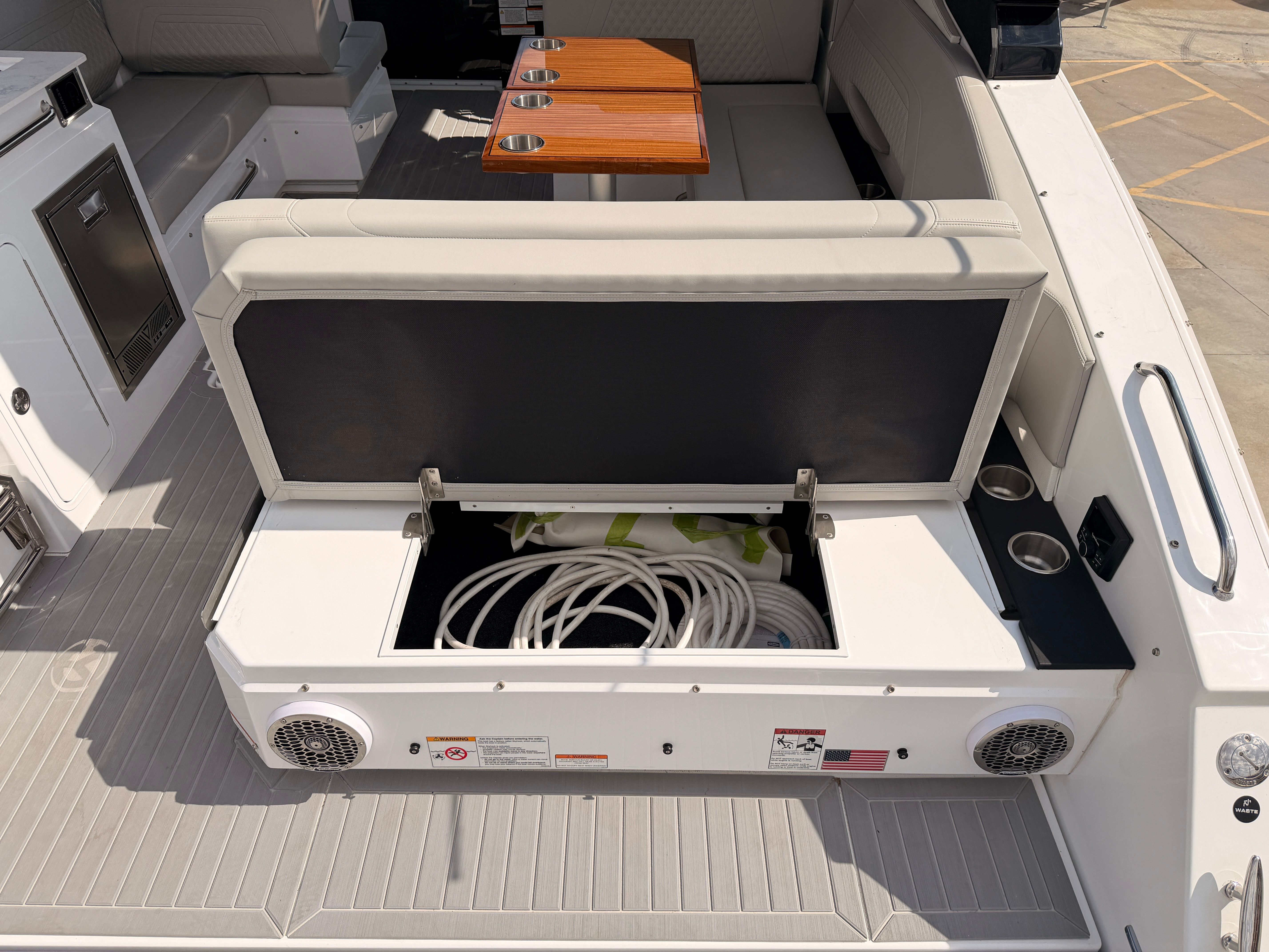 Cruisers Yachts 34 GLS