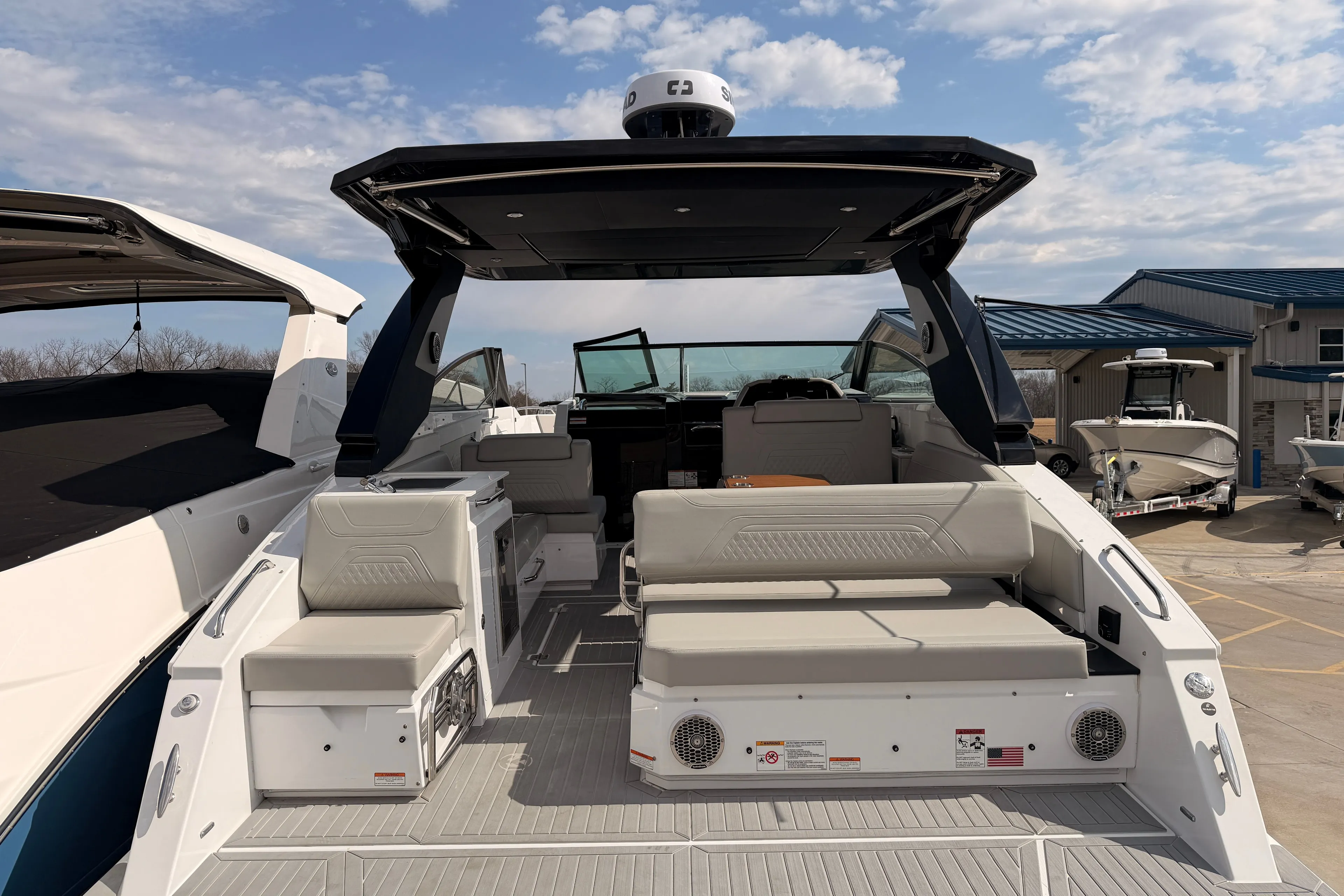 Cruisers Yachts 34 GLS