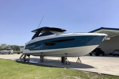 Cruisers Yachts 34 GLS