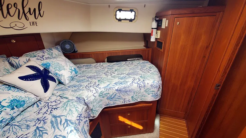 Copacetic Too Yacht Photos Pics Guest Stateroom Starboard