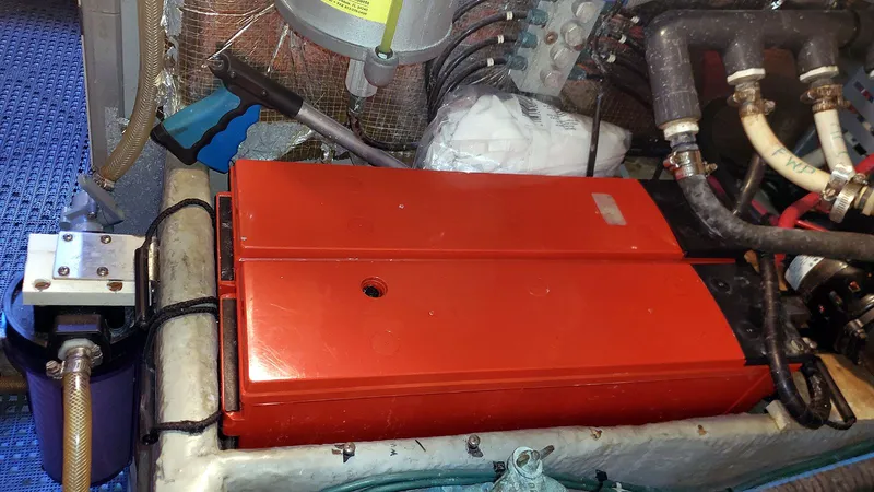 Copacetic Too Yacht Photos Pics Battery Bank