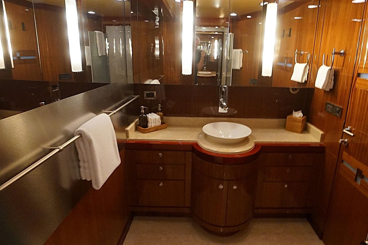 2008 Ocean Alexander 102 