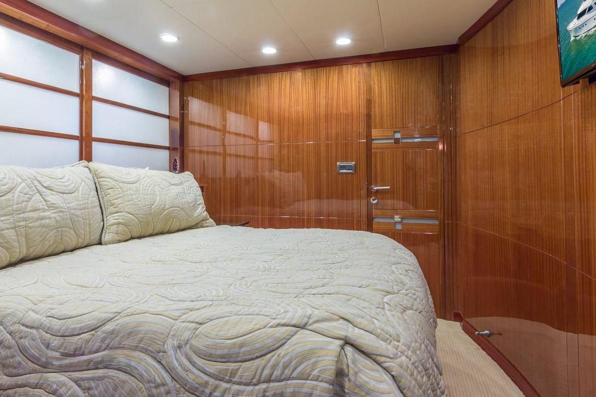 2008 Ocean Alexander 102 