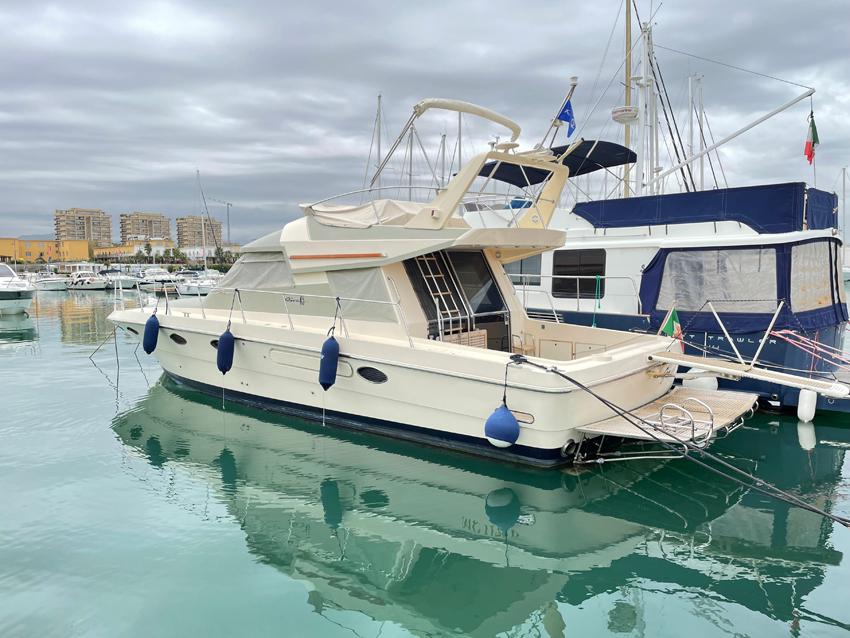 riva 45 yacht