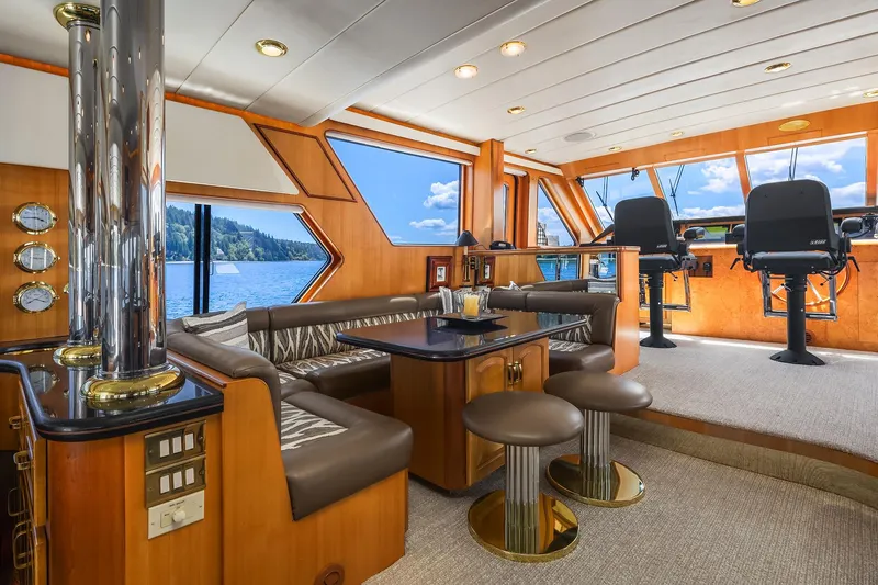 Que Sa-rah Sa-rah Yacht Photos Pics Dinette