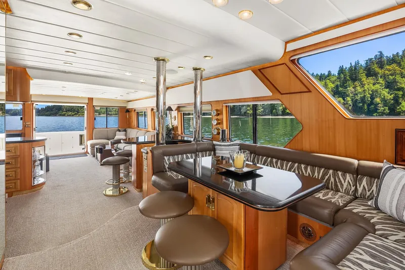 Que Sa-rah Sa-rah Yacht Photos Pics Dinette