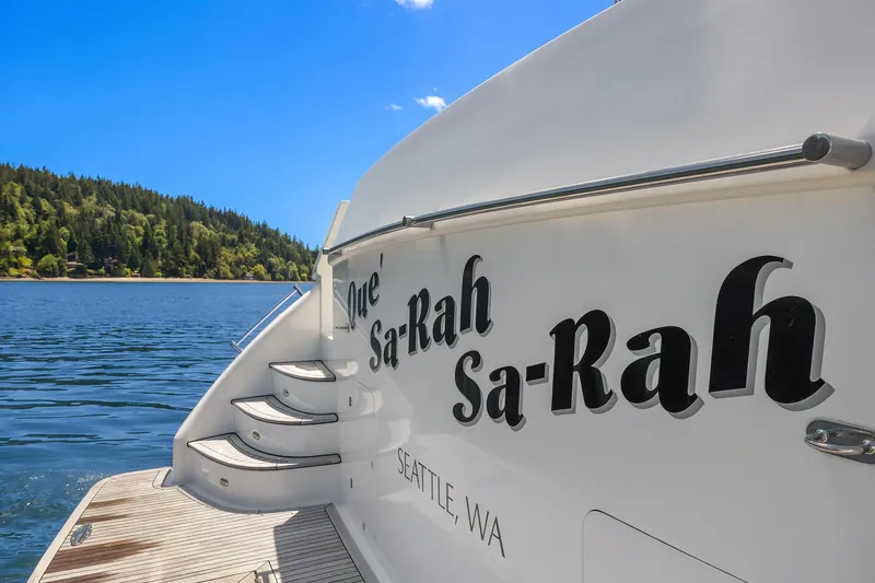 Que Sa-rah Sa-rah Yacht Photos Pics Transom