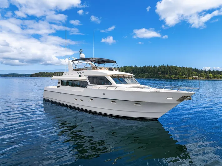 Que Sa-rah Sa-rah Yacht Photos Pics Starboard Bow Profile