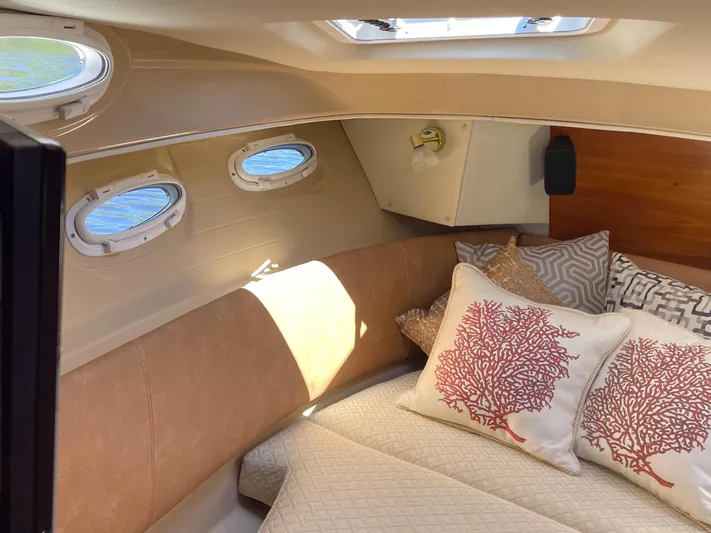 Slainte Yacht Photos Pics Forward stateroom