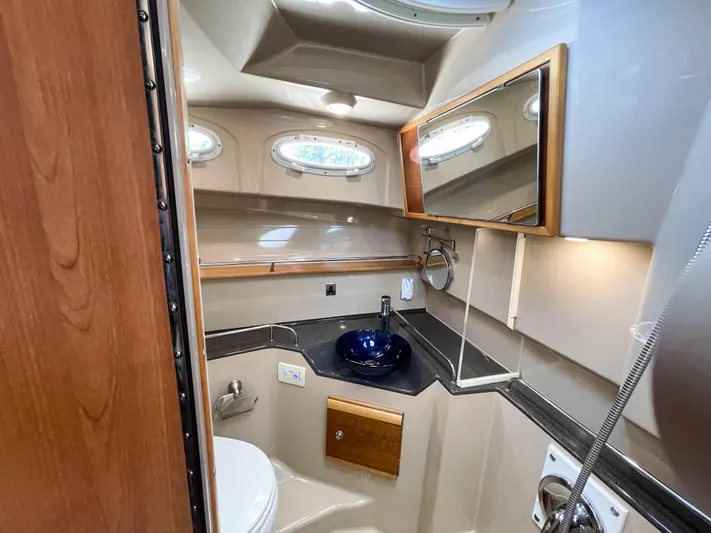 Slainte Yacht Photos Pics Ensuite head