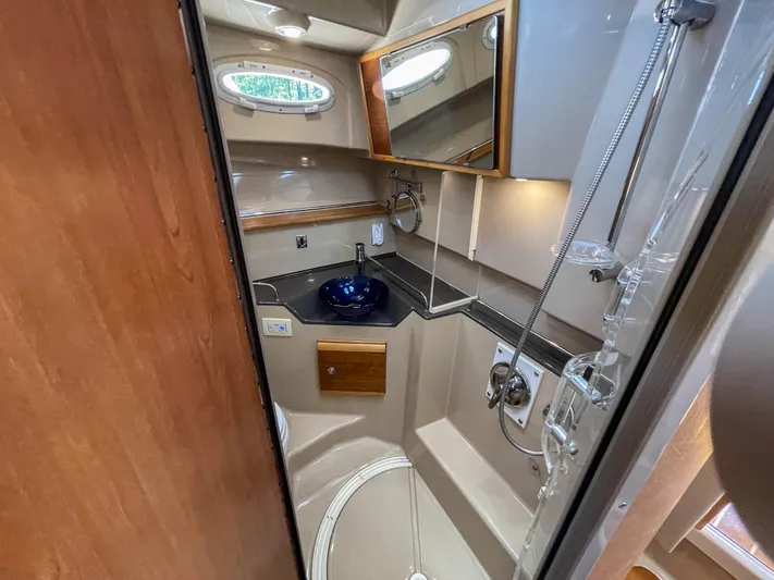 Slainte Yacht Photos Pics Ensuite head