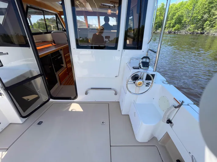 Slainte Yacht Photos Pics Cockpit controls