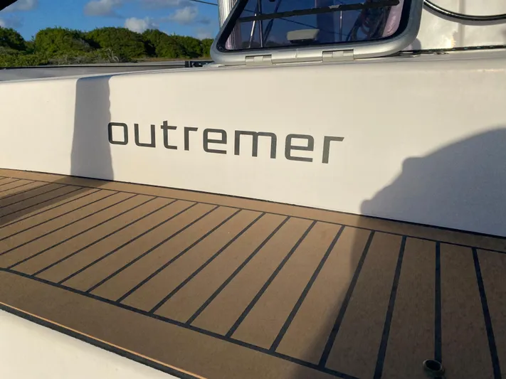Peems Yacht Photos Pics Outremer 45 catamaran deck, 2022 model, featuring sleek design and modern finish.