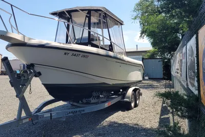 Boston Whaler 240 Outrage