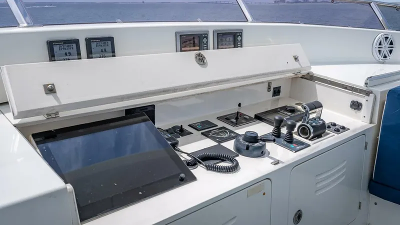 Take 5 Yacht Photos Pics 