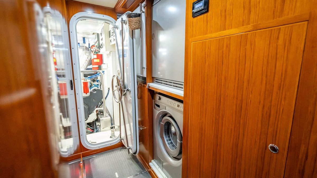 2009 Nordhavn 76 