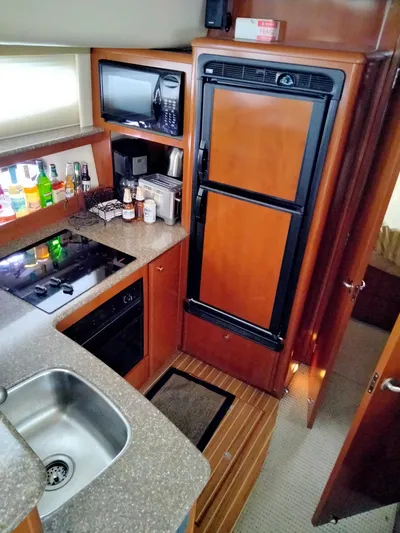 Sunshine Yacht Photos Pics 