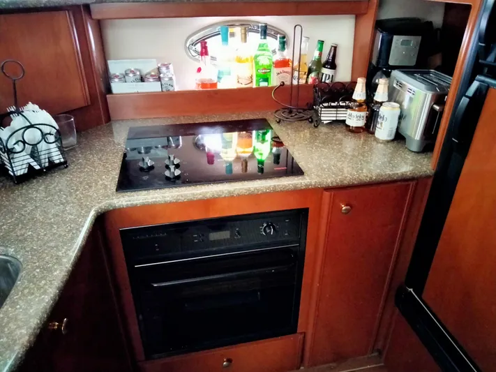 Sunshine Yacht Photos Pics 