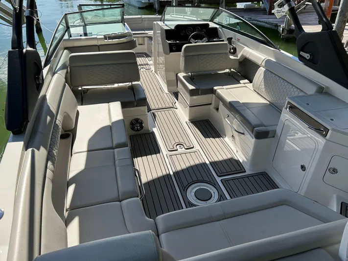 2022 Sea Ray 290 Sdx @ Cancun Yacht Photos Pics 2022 Sea Ray SDX 290 boat interior with spacious seating and modern design.
