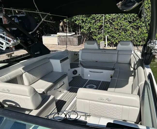 2022 Sea Ray 290 Sdx @ Cancun Yacht Photos Pics 2022 Sea Ray SDX 290 boat interior with luxurious seating and modern design.