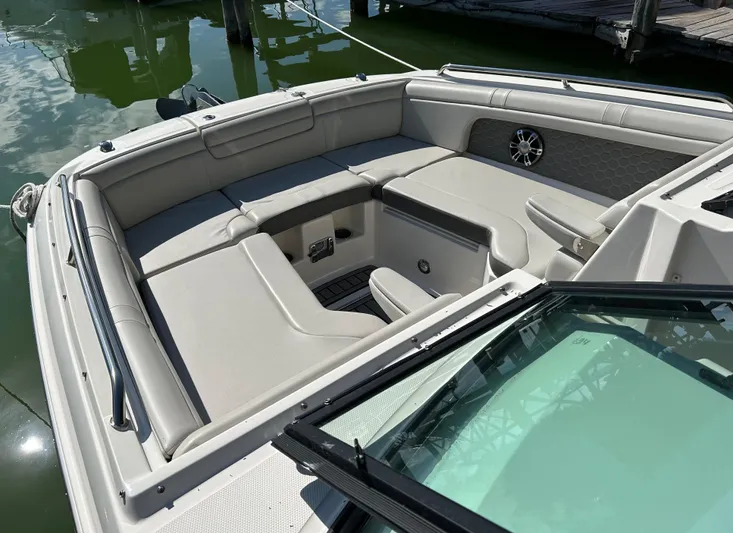 2022 Sea Ray 290 Sdx @ Cancun Yacht Photos Pics 2022 Sea Ray SDX 290 boat interior with spacious seating and modern design.