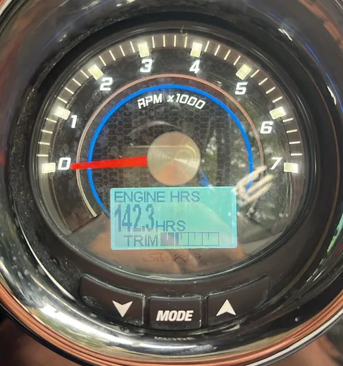 2022 Sea Ray 290 Sdx @ Cancun Yacht Photos Pics Tachometer of 2022 Sea Ray SDX 290 showing 142.3 engine hours.
