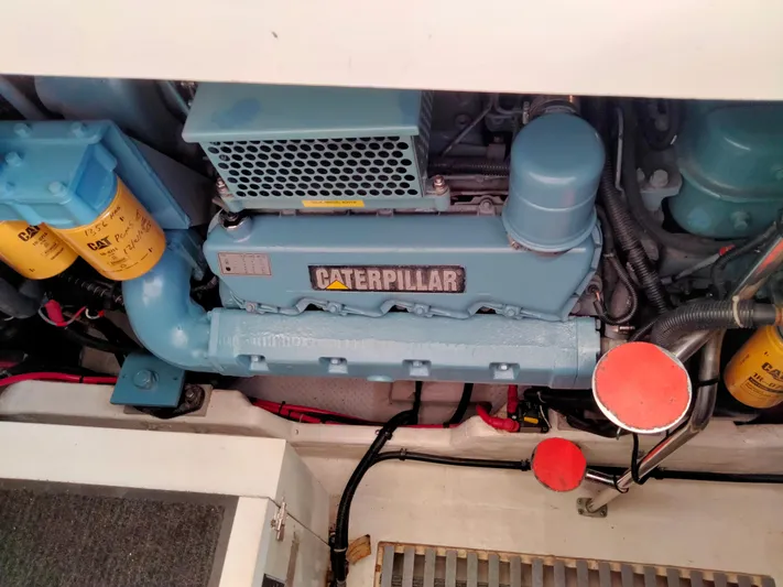 Ancora Yacht Photos Pics Caterpillar engine in 1997 Tiara Yachts 40' Tiara Express, detailed view.