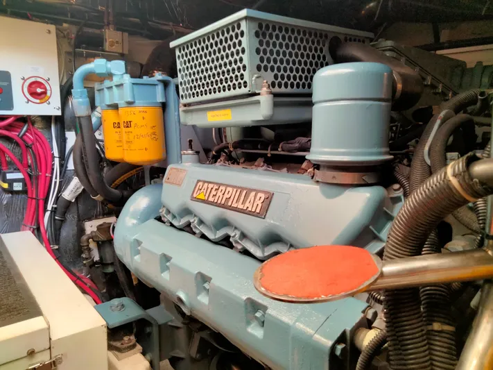 Ancora Yacht Photos Pics Engine room of a 1997 Tiara Yachts 40' Tiara Express with Caterpillar engine.