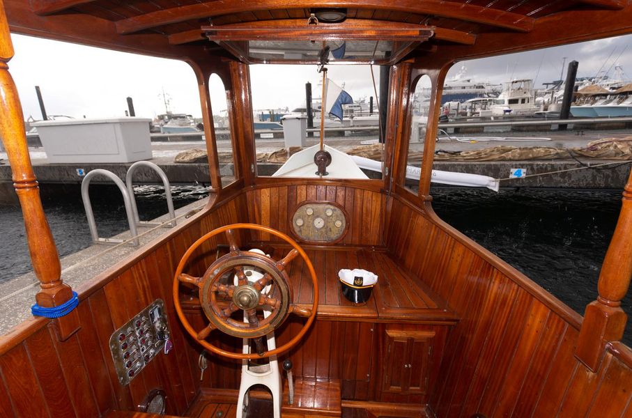 1910 Classic Gentleman’s Commuter yacht