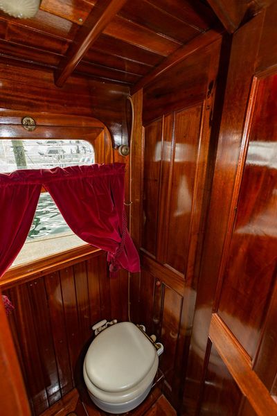 1910 Classic Gentleman’s Commuter yacht