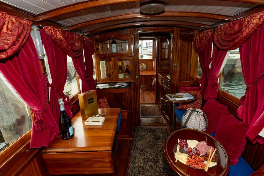 1910 Classic Gentleman’s Commuter yacht