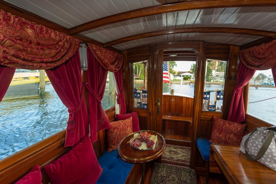 1910 Classic Gentleman’s Commuter yacht