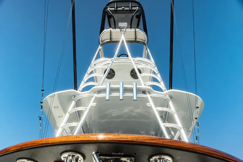  Yacht Photos Pics 2019 SeaVee 390Z boat tower against clear blue sky.