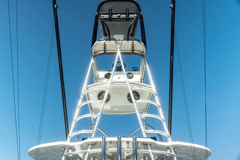  Yacht Photos Pics 2019 SeaVee 390Z boat tower against a clear blue sky.