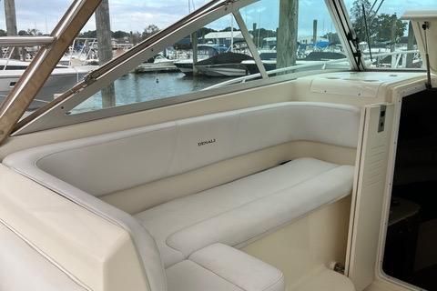2002 Pursuit 2865 Denali