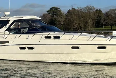 Sealine S48