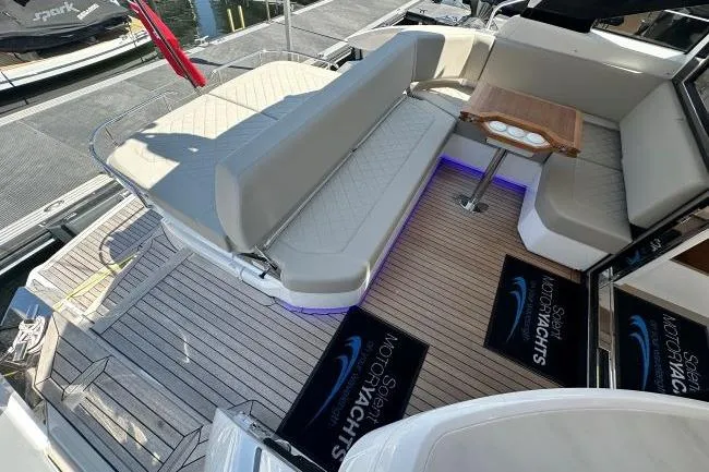  Yacht Photos Pics Fairline Targa 45 GT - Cockpit