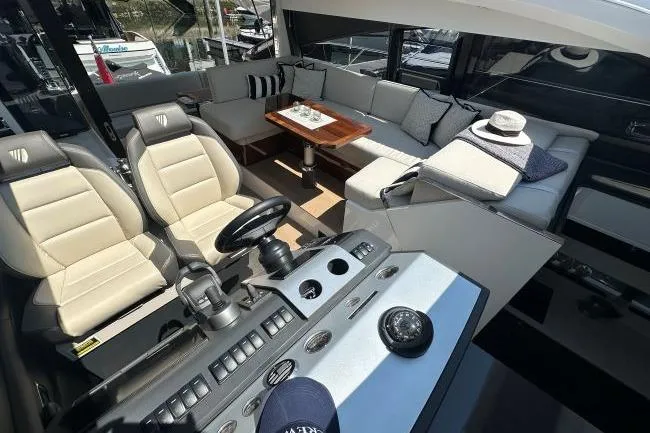  Yacht Photos Pics Fairline Targa 45 GT - Deck saloon