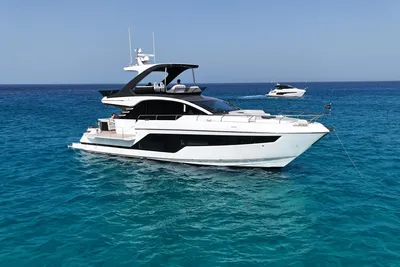 2025 Fairline Squadron 58