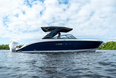 Sea Ray SDX 270 Outboard