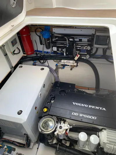  Yacht Photos Pics Engine room of 2024 Fountaine Pajot MY5 with Volvo Penta D6-IPS600 engine.