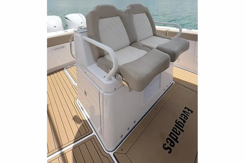  Yacht Photos Pics Manufacturer Provided Image: Manufacturer Provided Image