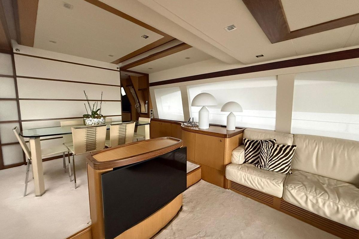 2007 Ferretti Yachts 74 